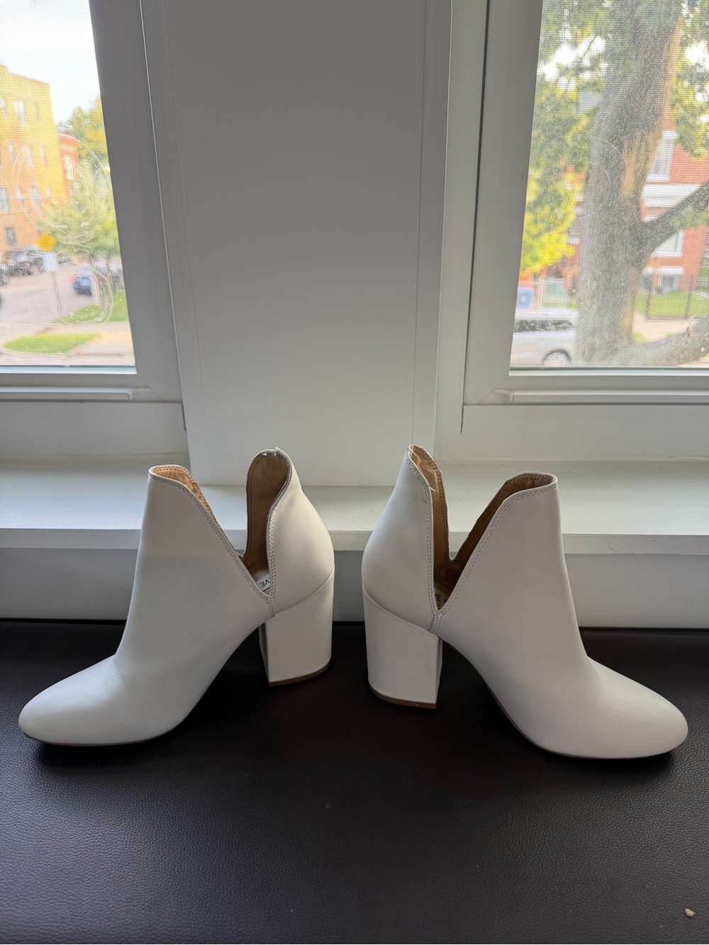 Steve Madden White Leather Women’s Ankle Booties with Block Heel